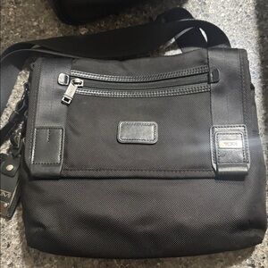 Tumi Black Alpha Bravo Beale Mini Mens Ballistic Nylon/Leather Black Price Firm🙏